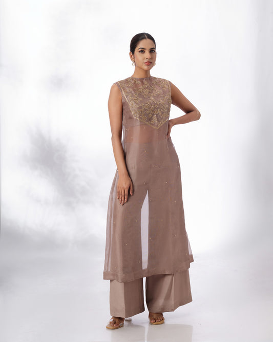 Model wearing the Chocolate Malt Silk Organza Set by Kpret by Kalakaari