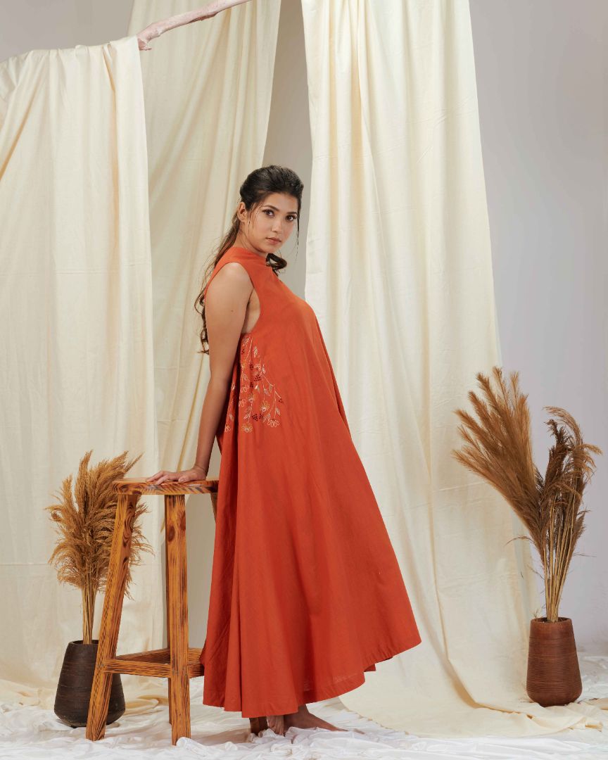 LINEN DRESS IN BURNT ORANGE SHADE