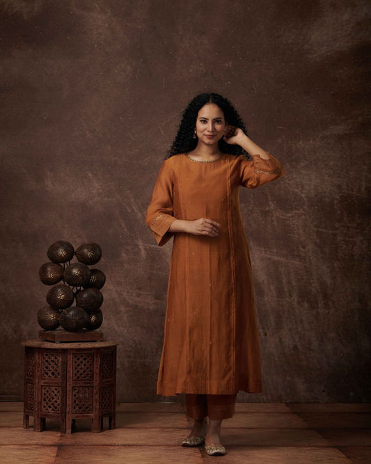 SET IN BURNT ORANGE